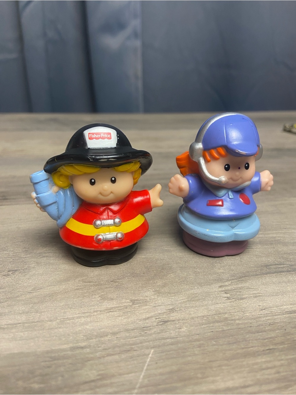 Fisher-Price Firefighter & Pilot Figures - Red &‎ Blue Little People 1 -Vintage